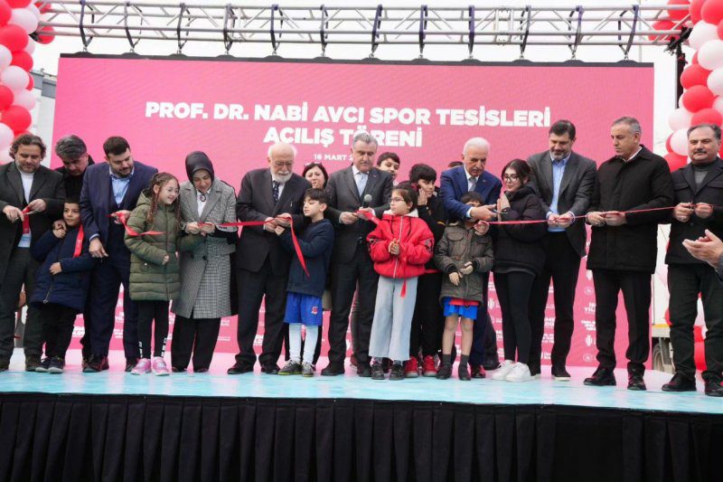 PROF. DR. NABİ AVCI SPOR TESİSLERİ HİZMETE AÇILDI