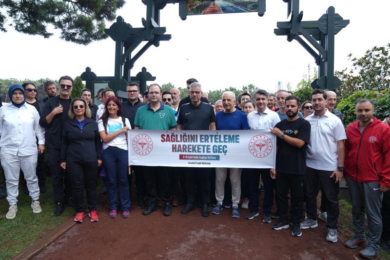 ÜMRANİYE MİLLET BAHÇESİ'NDE SAĞLIK İÇİN YÜRÜYÜŞ VE SPOR ETKİNLİĞİ