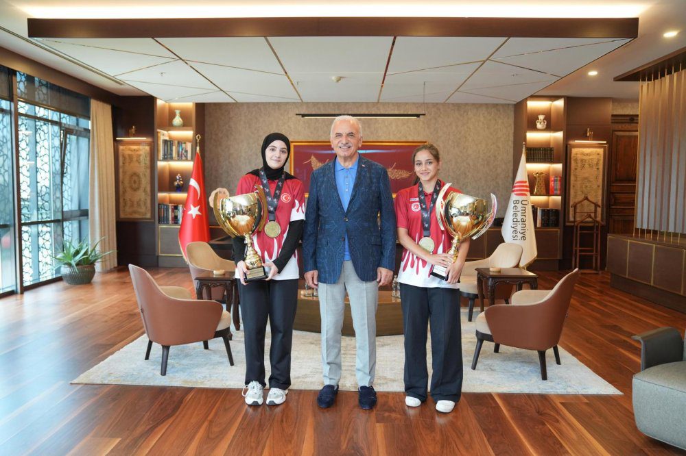 ÜMRANİYELİ SPORCULARDAN ÇİFTE DÜNYA ŞAMPİYONLUĞU