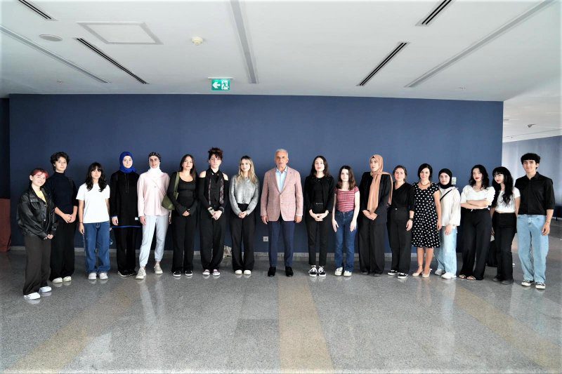 YETENEK SINAVINI KAZANAN ÖĞRENCİLERDEN BAŞKAN YILDIRIM’A TEŞEKKÜR ZİYARETİ