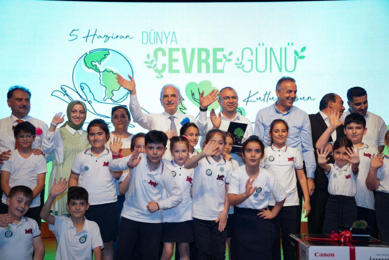 MİNİK ÇEVRECİLER GÖREV BAŞINDA