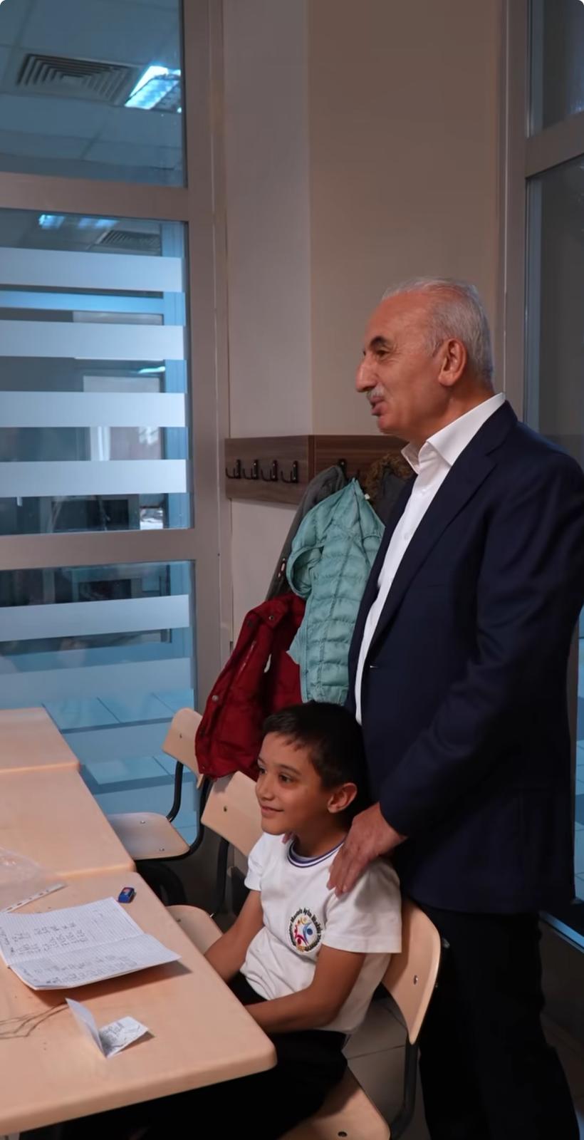 Satrançta geleceğin ustalarını yetiştiriyoruz.