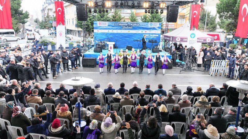 ÜMRANİYE'DE 3 TON HAMSİ DAĞITILDI