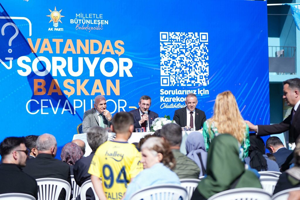 CUMHURBAŞKANI YARDIMCISI CEVDET YILMAZ VE BAŞKAN İSMET YILDIRIM, “VATANDAŞ SORUYOR, BAŞKAN CEVAPLIYOR” PROGRAMINDA ÜMRANİYELİLERLE BULUŞTU