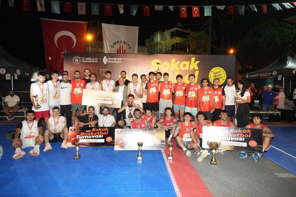 ÜMRANİYE'DE 3X3 SOKAK BASKETBOLU TURNUVASI NEFES KESTİ