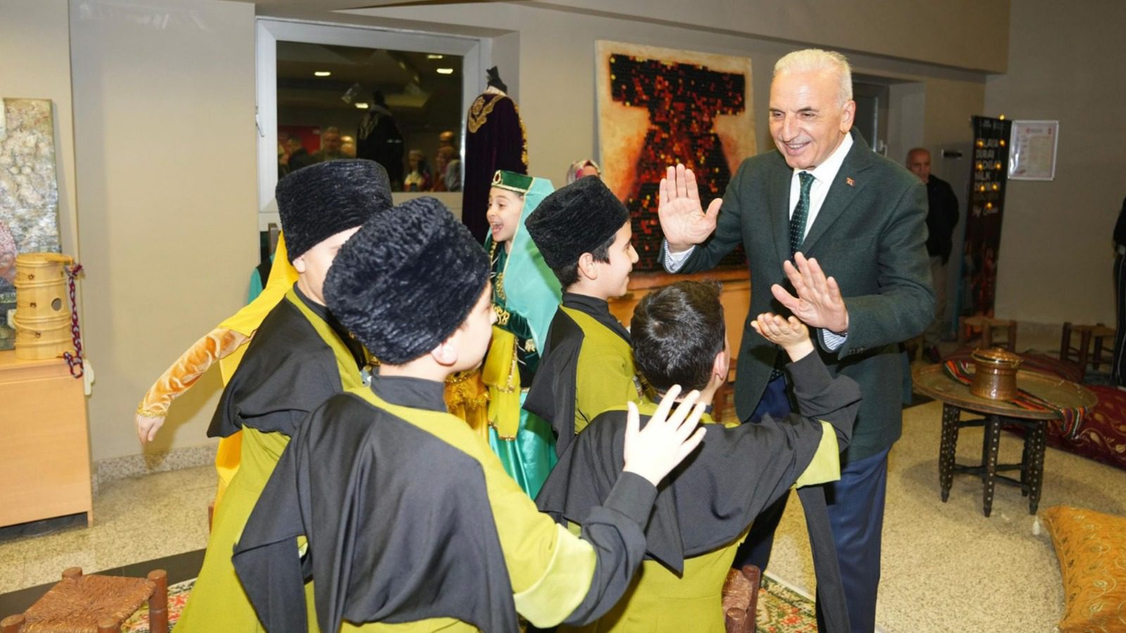 HALK OYUNLARI DOĞU GECESİ YOĞUN İLGİ GÖRDÜ