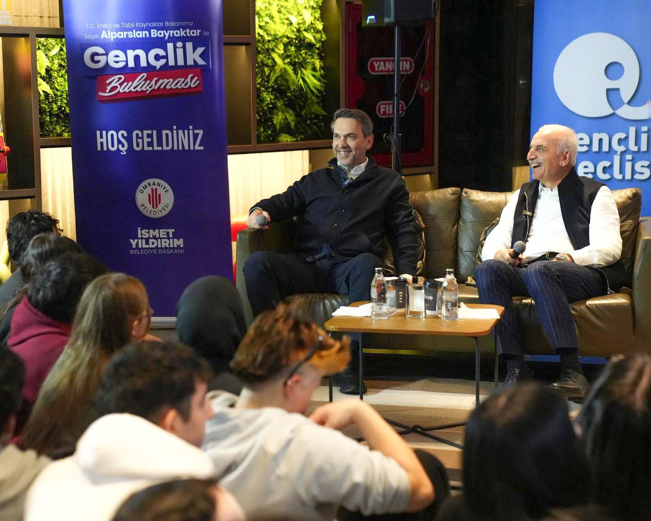 ENERJİ VE TABİİ KAYNAKLAR BAKANI ALPARSLAN BAYRAKTAR ÜMRANİYELİ GENÇLERLE BULUŞTU