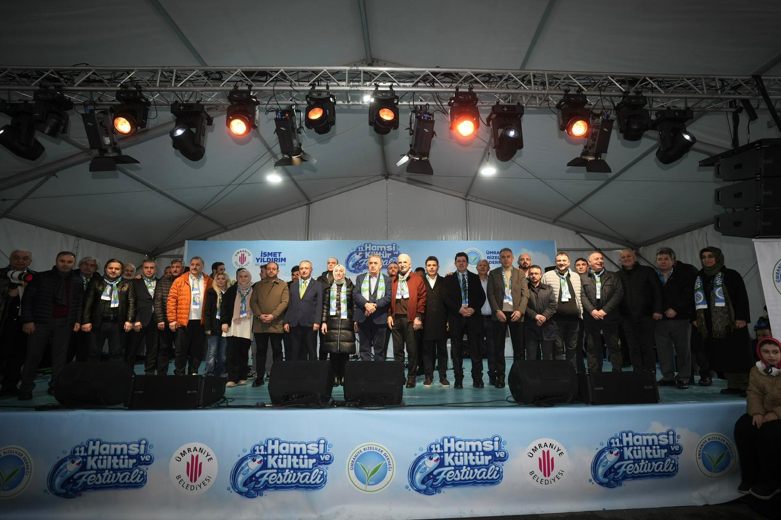 ÜMRANİYE’DE TONLARCA HAMSİ DAĞITILDI