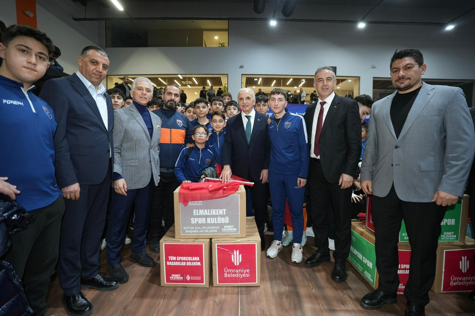 ÜMRANİYE BELEDİYESİ’NDEN AMATÖR SPOR KULÜPLERİNE DESTEK
