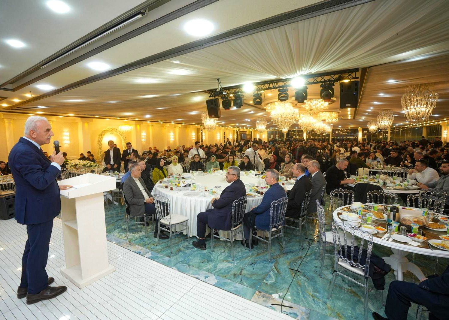 BAŞKAN İSMET YILDIRIM, BELEDİYE PERSONELİYLE İFTAR SOFRASINDA BULUŞTU