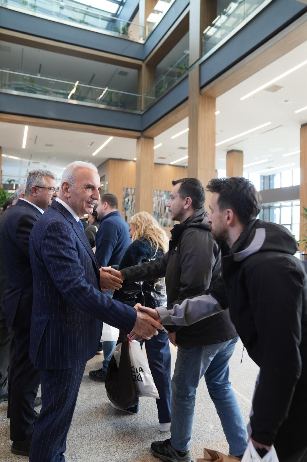 BAŞKANI İSMET YILDIRIM, BELEDİYE PERSONELİYLE KANDİLLEŞTİ