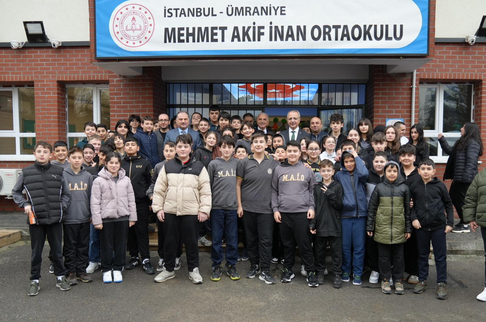 BAŞKAN YIDIRIM, HAFTAYA BAYRAK TÖRENİYLE BAŞLADI