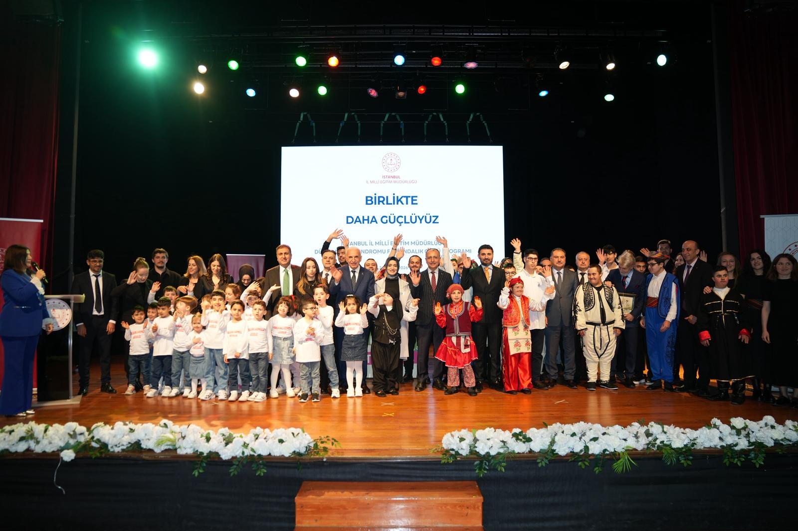 ÜMRANİYE’DE 21 MART DÜNYA DOWN SENDROMU FARKINDALIK GÜNÜ KUTLANDI