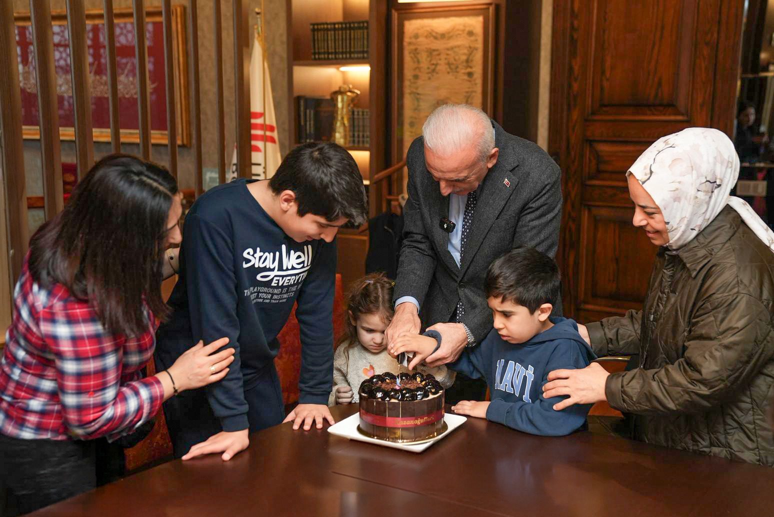 OTİZM FARKINDALIK GÜNÜ’NDE ANLAMLI SÜRPRİZ: “BAŞKANIM, BU KEZ BİZ SİZE GELELİM”