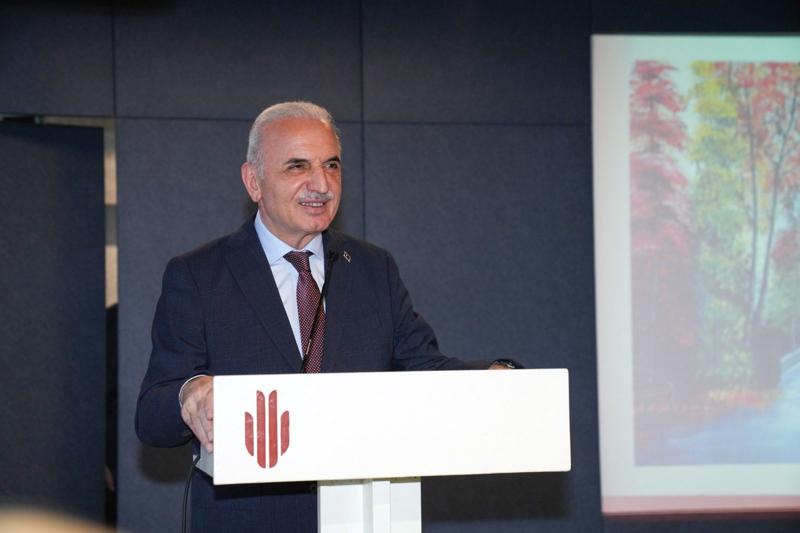 “ÖZGÜRLÜĞÜN RENKLERİ” SERGİSİ ÜMRANİYE’DE SANATSEVERLERLE BULUŞTU