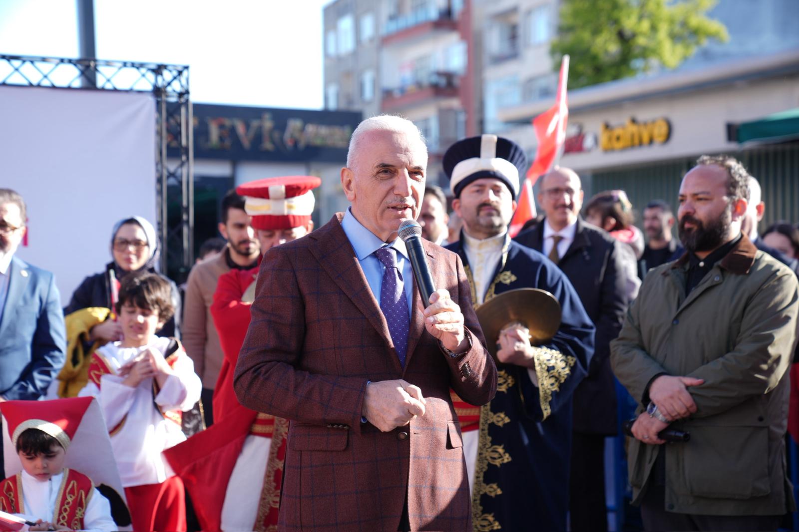 ÜMRANİYE’DE MEHTERAN COŞKUSU MEYDANI DOLDURDU