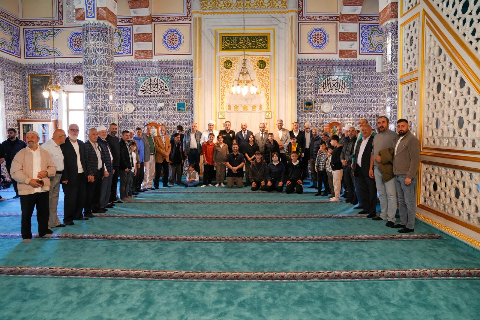 BAŞKAN İSMET YILDIRIM, BAYRAMDA SAHADAYDI