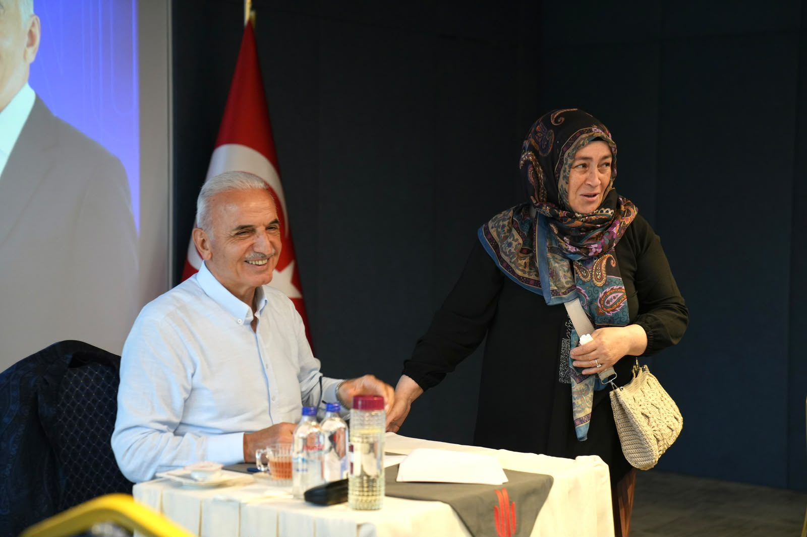 BAŞKAN İSMET YILDIRIM HALK GÜNÜ KAPSAMINDA VATANDAŞLARLA BULUŞTU