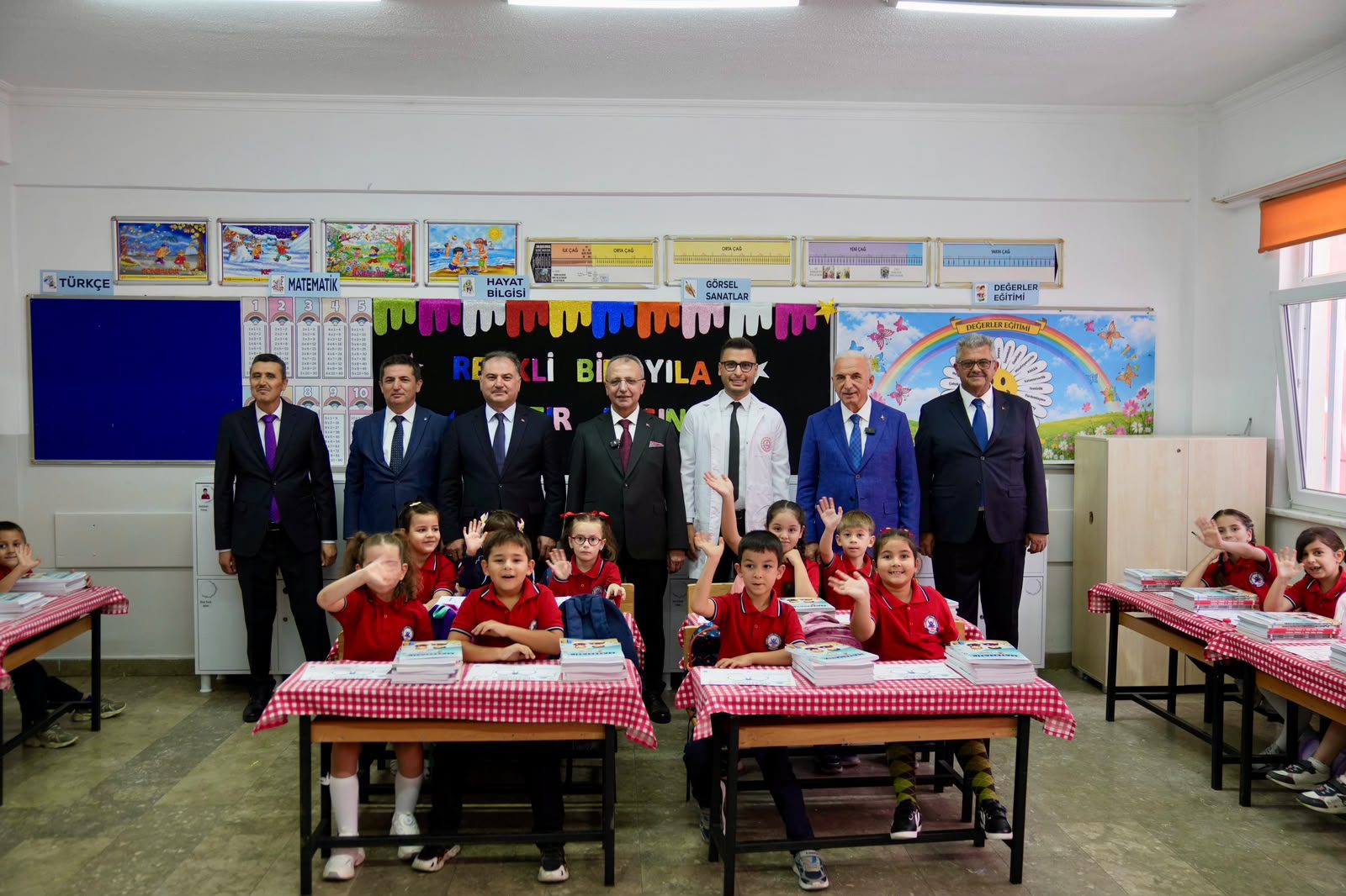 ÜMRANİYE’DE İLK DERS ZİLİ ÇALDI